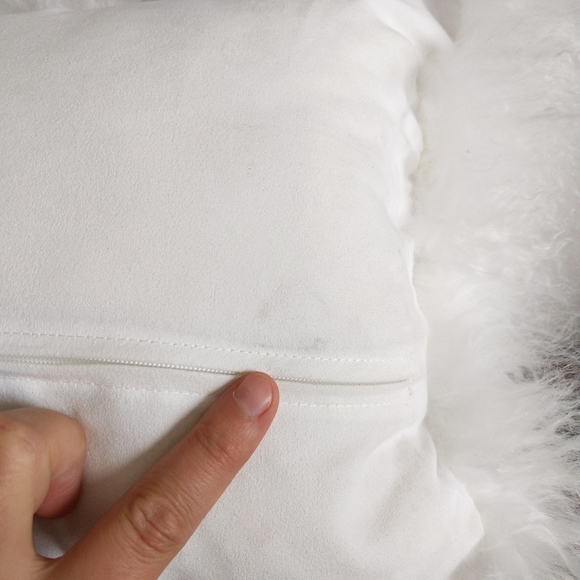 🆕🌿SHEEPSKIN ACCENT PILLOW🌿 - Picture 3 of 8